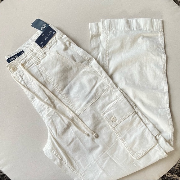 NWT Hollister Ultra High-Rise Dad Cargo Pants Size 8 / 29 Cream Straight Leg - Picture 1 of 10